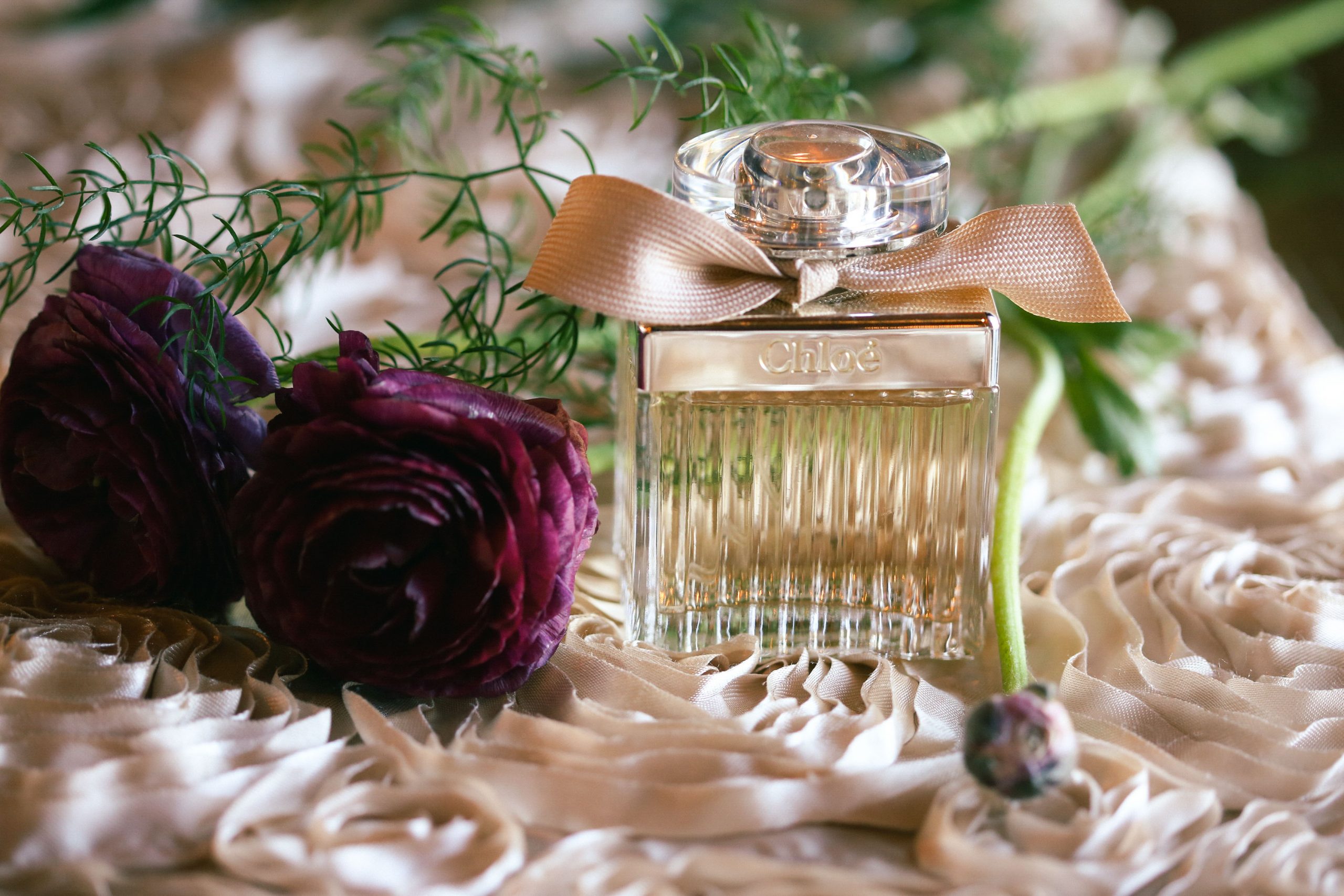 Here's some trendiest wedding inspiration to set the perfect mood for your wedding with these amazing ideas of fragrances!